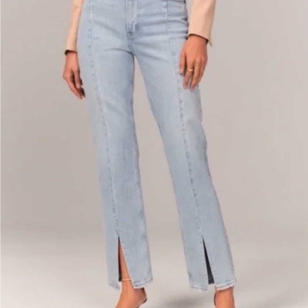 Abercrombie & Fitch “The 90’s Straight Ultra High Rise” Split Front Jeans 27/4s